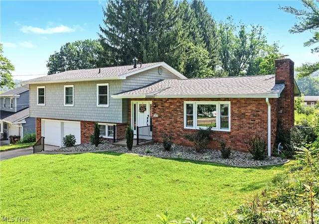 2nd image of 107 Woodcrest Dr, Marietta, OH 45750 | MLS# 5230065
