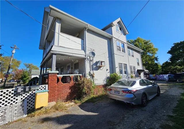 Listing Photo 4 - Condo for sale in building located at 3283 W 48th St, Cleveland, OH 44102