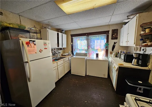 Listing Photo 5 - Condo for sale in building located at 3283 W 48th St, Cleveland, OH 44102