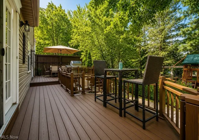 3rd image of 102 Middle Post Pt, Chardon, OH 44024 | MLS# 5228150