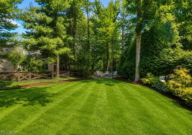4th image of 102 Middle Post Pt, Chardon, OH 44024 | MLS# 5228150