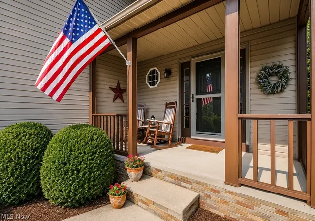 5th image of 102 Middle Post Pt, Chardon, OH 44024 | MLS# 5228150