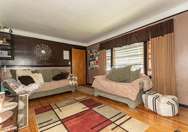3rd image of 243 W Glendale St, Bedford, OH 44146 | MLS# 5227205