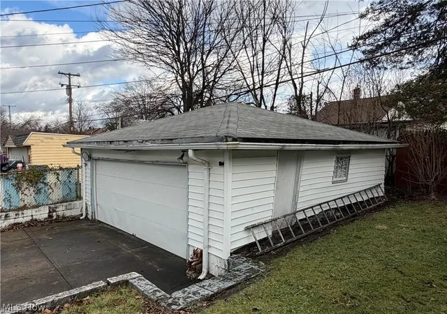 Photo 3 of Single family home for sale at 3895 E 151st Street, Cleveland, OH 44128 | MLS# 5229054 | Listing updated on 2026-07-23
