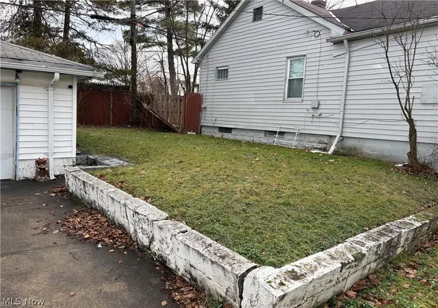 Photo 4 of Single family home for sale at 3895 E 151st Street, Cleveland, OH 44128 | MLS# 5229054 | Listing updated on 2026-07-23