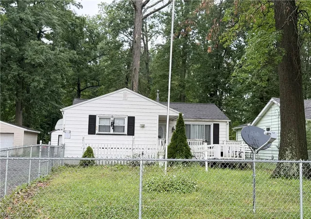 Photo 1 of Sale Pending at 1774 Norwood St NW, Warren, OH 44485 | MLS# 5229432 | Listing updated on 2026-08-13