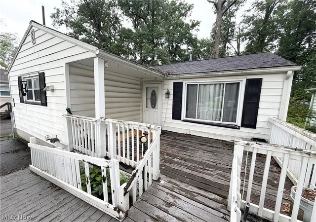 Photo 3 of Sale Pending at 1774 Norwood St NW, Warren, OH 44485 | MLS# 5229432 | Listing updated on 2026-08-13