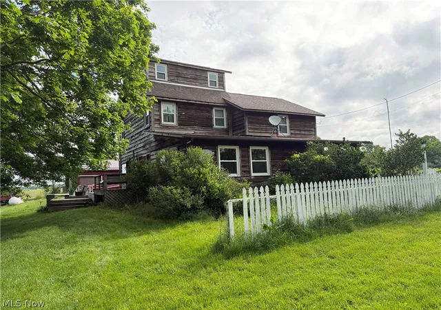Photo 3 of Sale Pending at 10057 Kensington Rd Ne, Kensington, OH 44427 | MLS# 5230168 | Listing updated on 2026-08-19