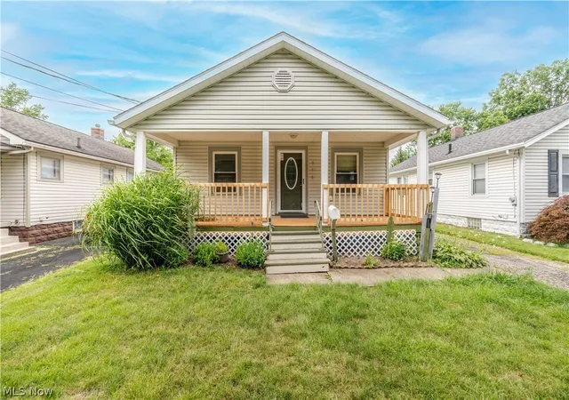 1st image of 718 Virginia Ave, Akron, OH 44306 | MLS# 5229945