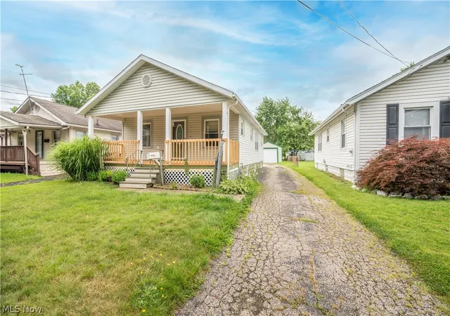 2nd image of 718 Virginia Ave, Akron, OH 44306 | MLS# 5229945