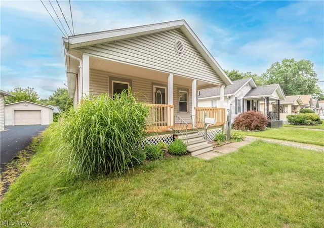3rd image of 718 Virginia Ave, Akron, OH 44306 | MLS# 5229945