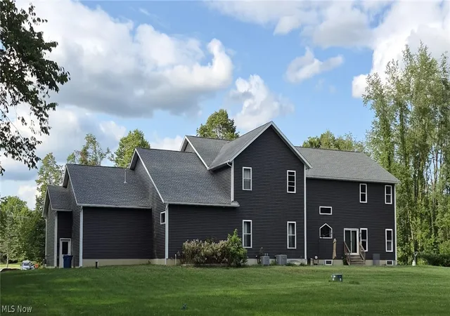 Photo 41 of Sale Pending at 2252 Applegrove St Ne, Canton, OH 44721 | MLS# 5230076 | Listing updated on 2026-08-09
