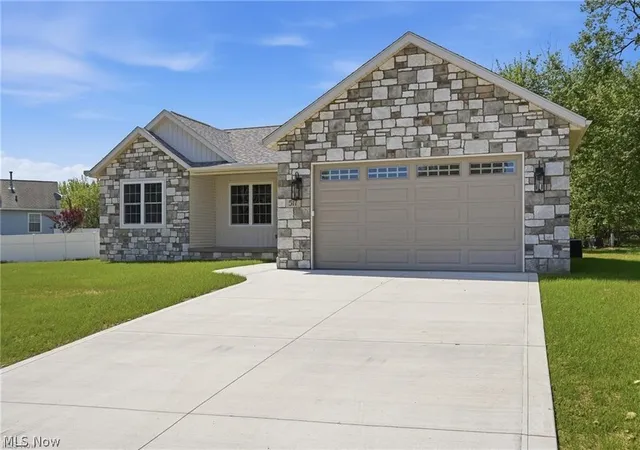 Photo 1 of Single family home for sale at 517 Whitetail Trl NE, Canton, OH 44704 | MLS# 5230240 | Listing updated on 2026-07-23