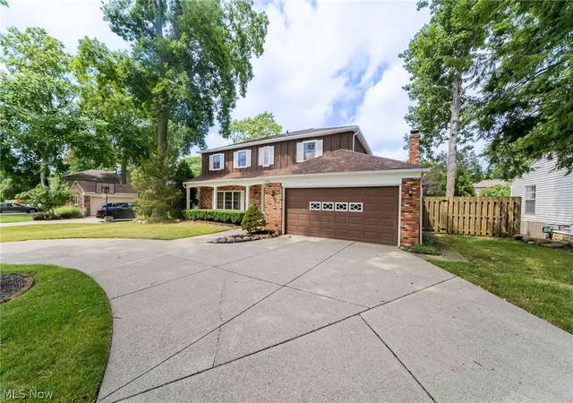 Photo 2 of Sale Pending at 9474 Stoney Crk Ln, Cleveland, OH 44130 | MLS# 5230253 | Listing updated on 2026-08-15
