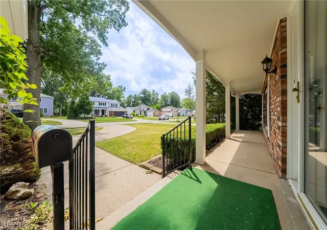 Photo 3 of Sale Pending at 9474 Stoney Crk Ln, Cleveland, OH 44130 | MLS# 5230253 | Listing updated on 2026-08-15