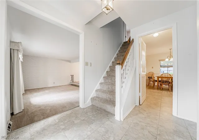 Photo 3 of Sale Pending at 9474 Stoney Crk Ln, Cleveland, OH 44130 | MLS# 5230253 | Listing updated on 2026-08-15