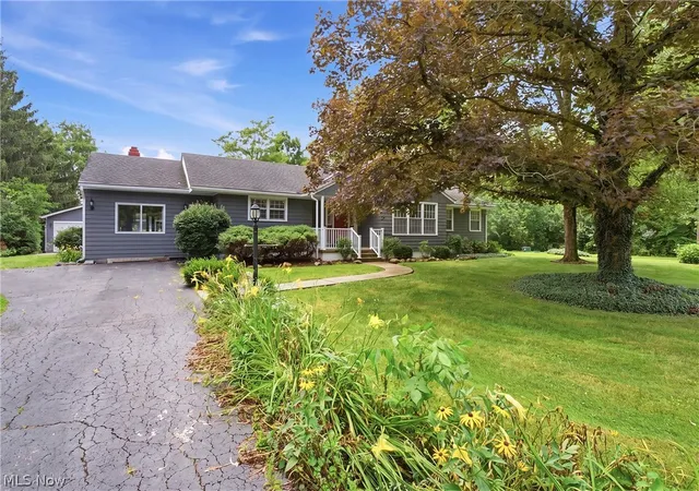 3rd image of 26737 Akins Rd, Columbia Station, OH 44028 | MLS# 5229150
