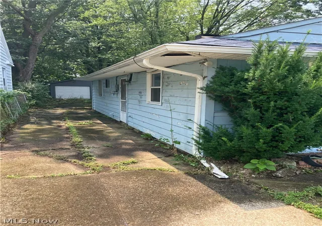 Photo 3 of Sale Pending at 1548 E 296th Street, Wickliffe, OH 44092 | MLS# 5230144 | Listing updated on 2026-08-07