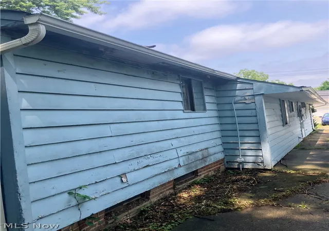 Photo 3 of Sale Pending at 1548 E 296th Street, Wickliffe, OH 44092 | MLS# 5230144 | Listing updated on 2026-08-07