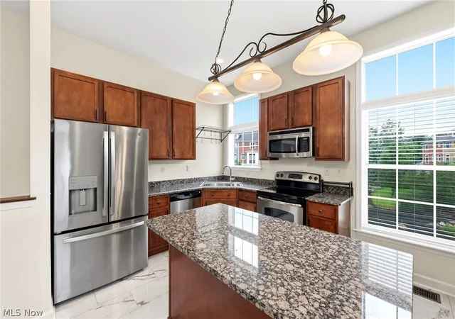 4th image of 9 Grandview Dr, Rocky River, OH 44116 | MLS# 5230221