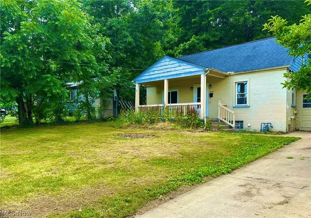 3512 Tangent St, Youngstown, OH 44502 | MLS# 5229917 | Houzeo
