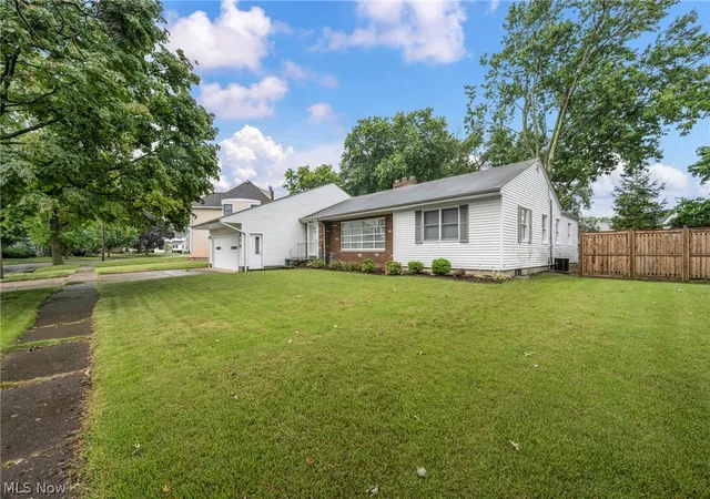 Photo 2 of Single family home for sale at 1030 Hillsdale Ave, Lorain, OH 44052 | MLS# 5229444 | Listing updated on 2026-10-05