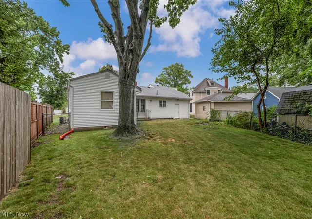 Photo 4 of Single family home for sale at 1030 Hillsdale Ave, Lorain, OH 44052 | MLS# 5229444 | Listing updated on 2026-10-05
