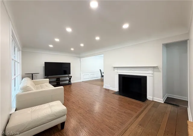 3rd image of 1307 Ford Rd, Lyndhurst, OH 44124 | MLS# 5230261