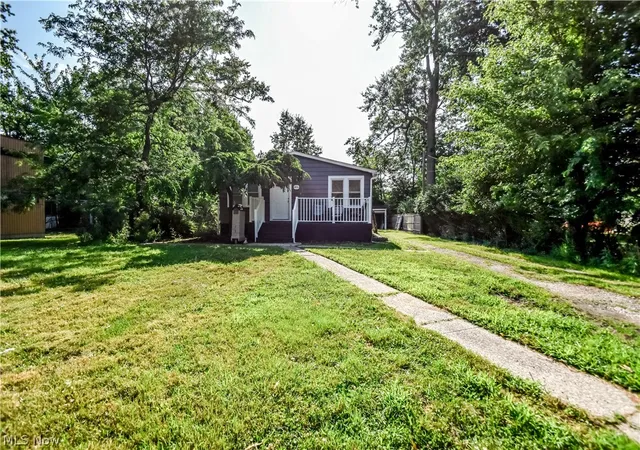 1st image of 406 E 266th St, Euclid, OH 44132 | MLS# 5230209