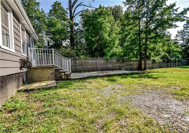 4th image of 406 E 266Th St, Euclid, OH 44132 | MLS# 5230209