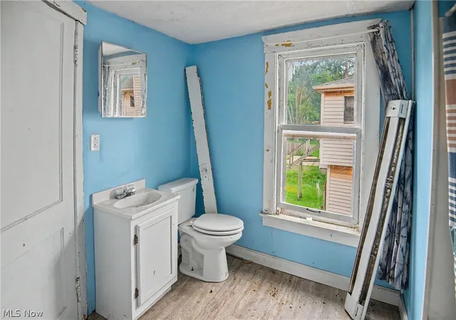 Listing Photo 2 - Condo for sale in building located at 416 Laird Ave SE, Warren, OH 44483 - Unit #