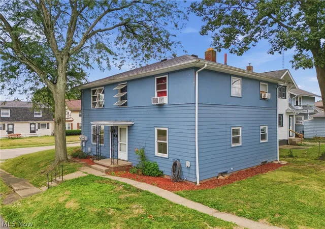 Listing Photo 5 - Condo for sale in building located at 1319 18th St NW, Canton, OH 44703