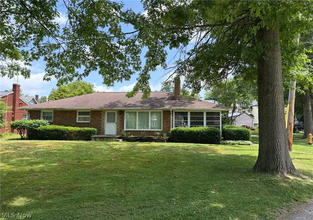 Homes for sale in Salem, OH | 950 Home Cir, Salem, OH 44460 | MLS# 5230382