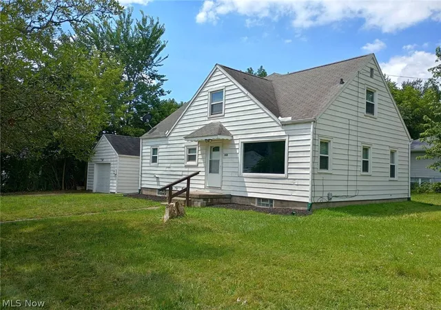 2nd image of 900 Ardella Ave, Akron, OH 44306 | MLS# 5226370
