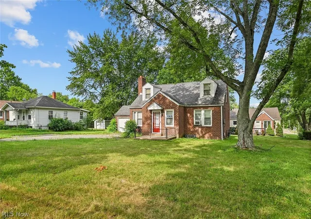 3rd image of 374 Niles Cortland Rd Se, Warren, OH 44484 | MLS# 5230328