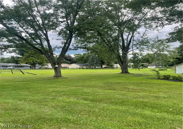 Photo 2 of Single family home for sale at 3930 Baymar Dr, Youngstown, OH 44511 | MLS# 5230367 | Listing updated on 2026-09-17