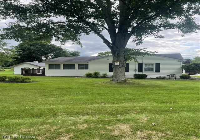 Photo 3 of Single family home for sale at 3930 Baymar Dr, Youngstown, OH 44511 | MLS# 5230367 | Listing updated on 2026-09-17