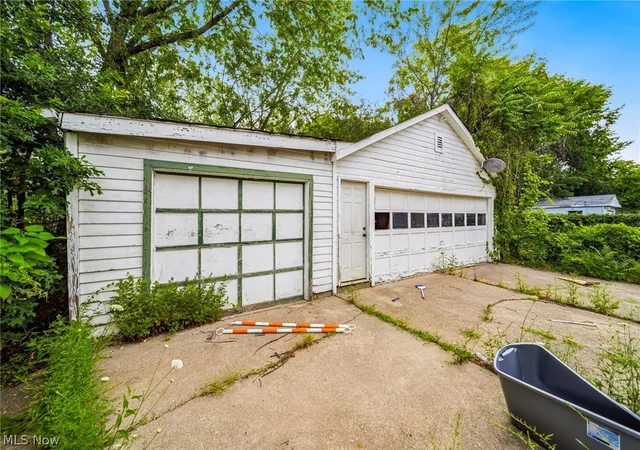 Photo 3 of Single family home for sale at 1735 Clarkstone Rd, Cleveland, OH 44112 | MLS# 5228912 | Listing updated on 2026-07-24