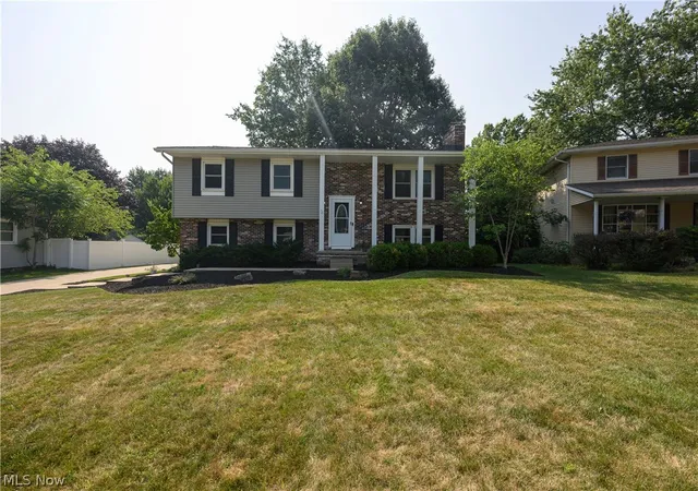 1st image of 3345 Crownpoint St Nw, Massillon, OH 44646 | MLS# 5225444