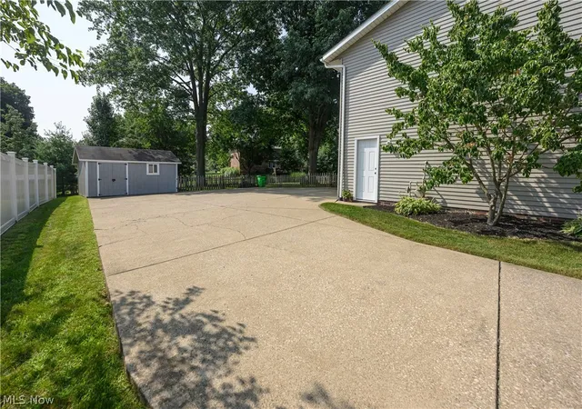 2nd image of 3345 Crownpoint St Nw, Massillon, OH 44646 | MLS# 5225444