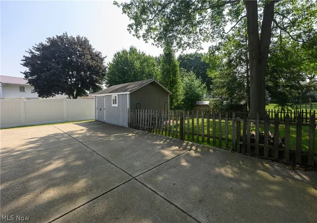 4th image of 3345 Crownpoint St Nw, Massillon, OH 44646 | MLS# 5225444