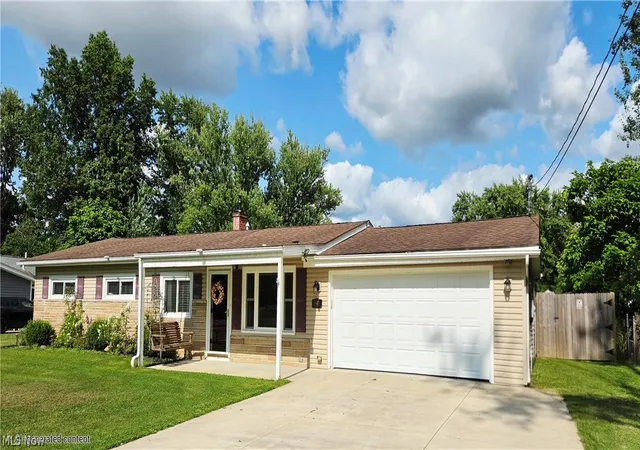 2nd image of 1995 Hathaway Dr, Brunswick, OH 44212 | MLS# 5230078