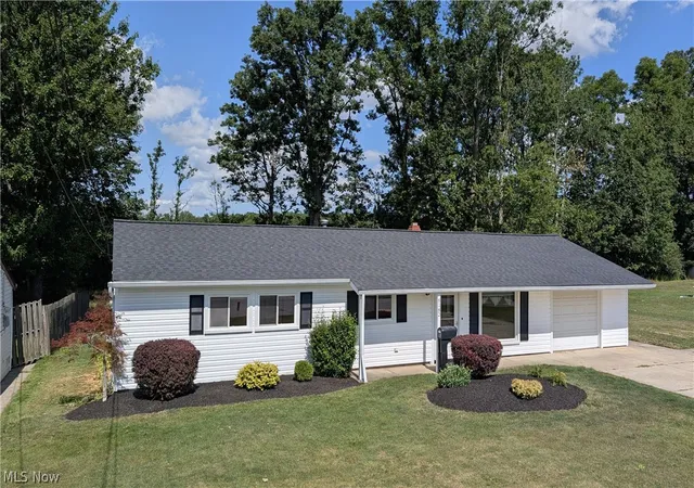 3rd image of 6182 Randolph Rd, Bedford Heights, OH 44146 | MLS# 5230238