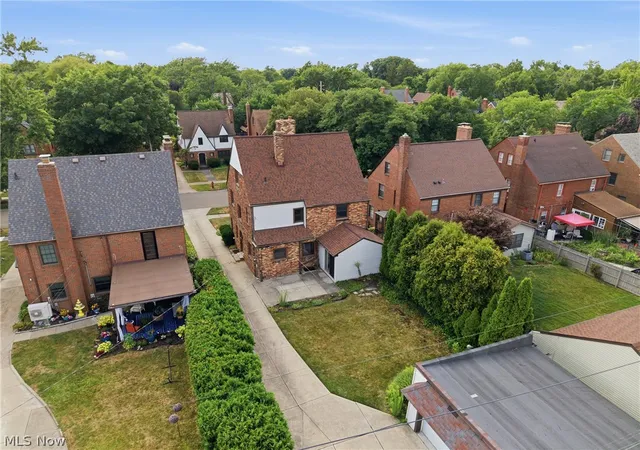 4th image of 2579 Fenwick Rd, Cleveland, OH 44118 | MLS# 5230341