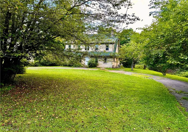 Photo 3 of Single family home for sale at 3716 Glenwood Ave, Youngstown, OH 44511 | MLS# 5229517 | Listing updated on 2026-07-24