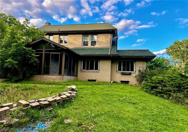 Photo 4 of Single family home for sale at 3716 Glenwood Ave, Youngstown, OH 44511 | MLS# 5229517 | Listing updated on 2026-07-24
