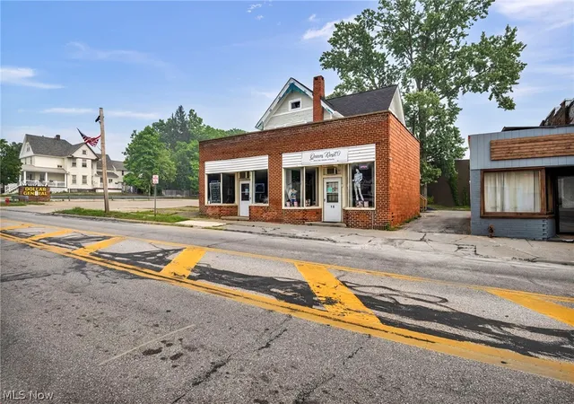 4th image of 16 Columbus St, Bedford, OH 44146 | MLS# 5229555