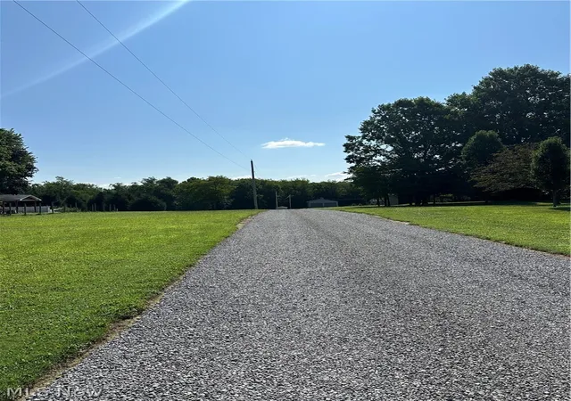 Homes for sale in East Liverpool, OH | 13542 Old Fredericktown Rd, East Liverpool, OH 43920 | MLS# 5230450