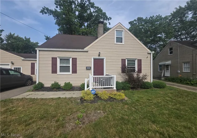 Photo 1 of Single family home for sale at 3933 Sylvia Ln, Youngstown, OH 44511 | MLS# 5230502 | Listing updated on 2026-07-24