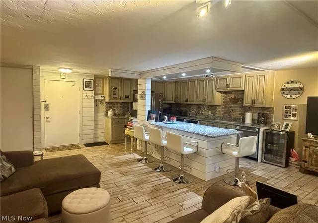 Photo 4 of Sale Pending at 12900 Lake Ave #915, Lakewood, OH 44107 | MLS# 5229977 | Listing updated on 2026-10-04